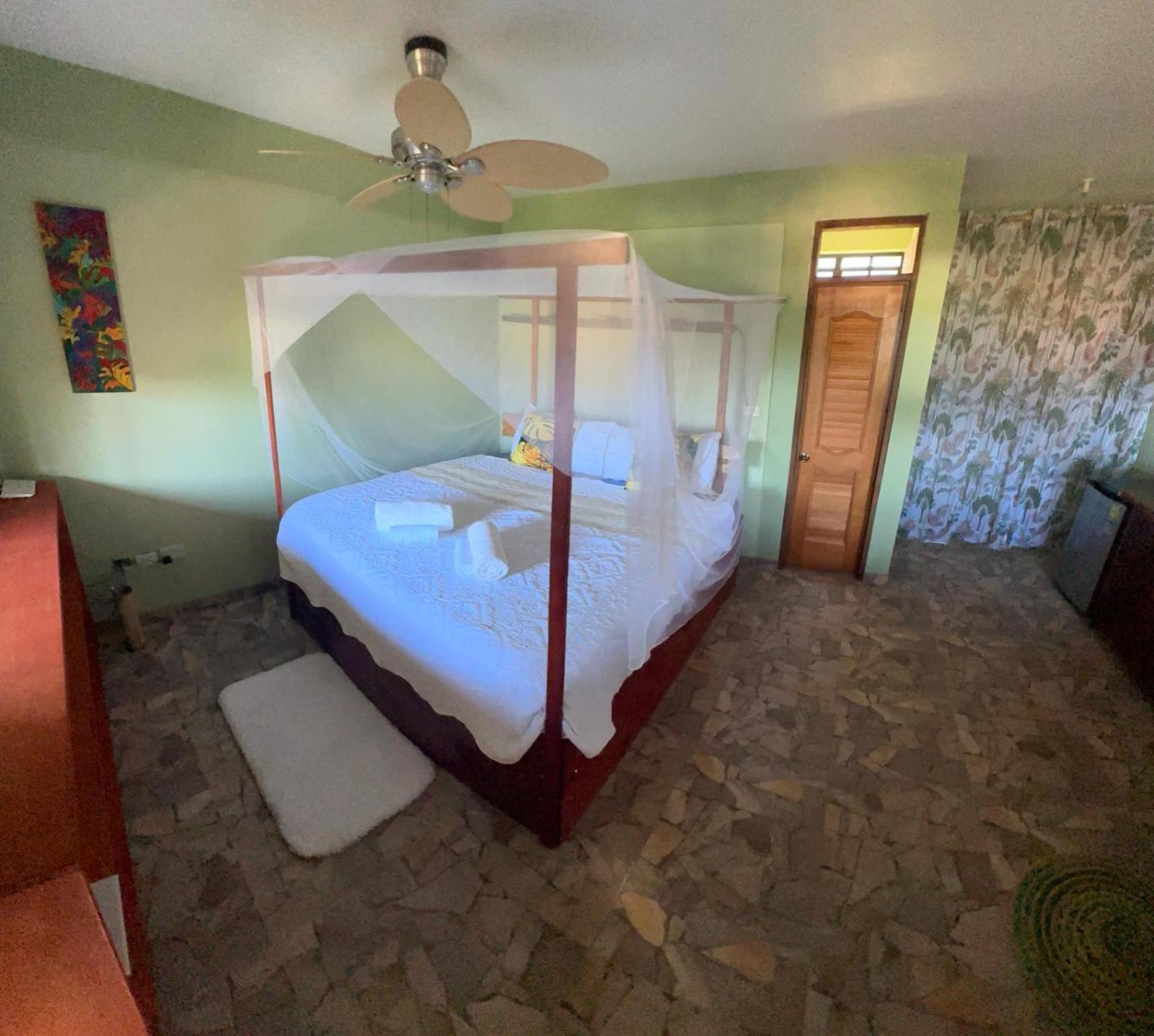 Orchid Resort Ltd Guillet المظهر الخارجي الصورة